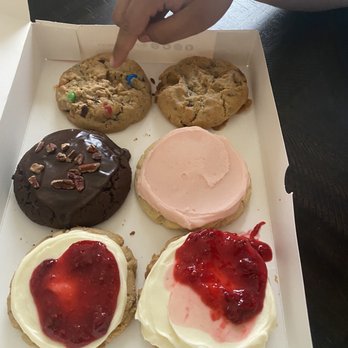 Crumbl - Stafford - The 6 cookie box - Bakeries Near Me - Stafford, Virginia Crumbl - Stafford - The 6 cookie box - Bakeries Near Me - Stafford, Virginia