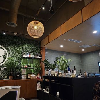 Eighty-Eight Sushi & Ramen - Sushi Bars Near Me - Mountain View, California