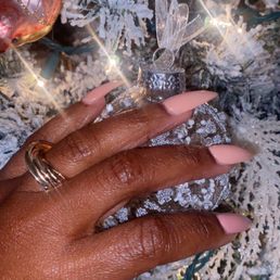 Today i decided to go with a natural look with a complimenting color on one nail Thank you Thuba! Today i decided to go with a natural look with a complimenting color on one nail Thank you Thuba!