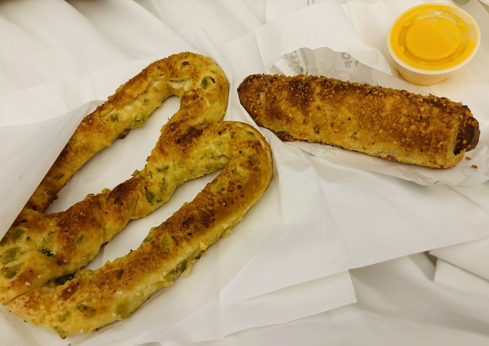 NEW YORK PRETZEL Updated September 2024 20 Photos & 27 Reviews