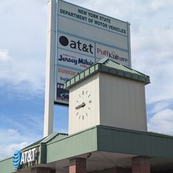 Drizzle Nails And Beauty Spa - Plaza Sign