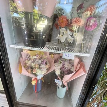 Bloomsgiving - Florists Near Me - Mountain View, California