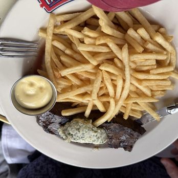 Le Diplomate - Brasseries Near Me - Washington, DC, District of Columbia