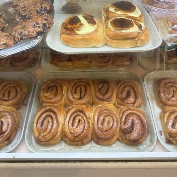 Silver Grill Cafe - Cinnamon Rolls - Breakfast & Brunch Near Me - Fort Collins, Colorado