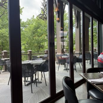 Between The Trees - French Near Me - Greenville, South Carolina