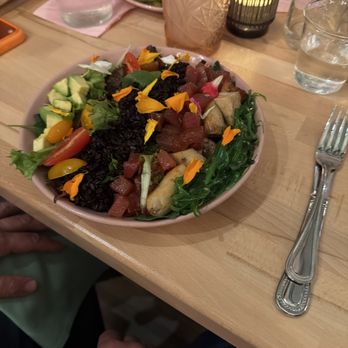 Huddy's At The Beach - Poke bowl - New American Near Me - Hermosa Beach, California