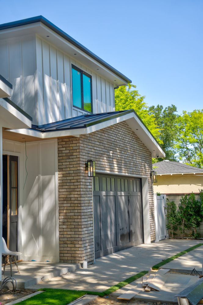 Slide of Elite Roofing