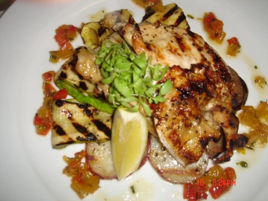 Photo of Food Fair By Diego - Los Angeles, CA, US. chicken & veggies. sooo good