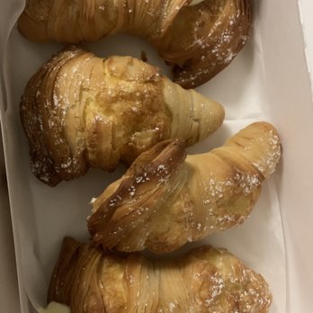 Carlo's Bakery - 4-pack Lobster Tail Box - Bakeries Near Me - San Antonio, Texas