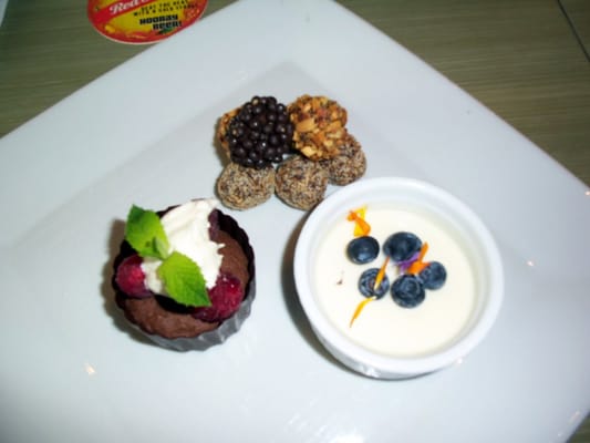 DW Bistro by null