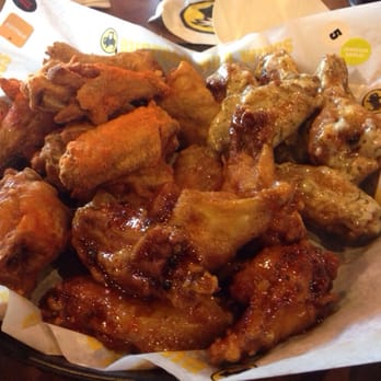 Buffalo Wild Wings - Large wings = 20. Dry buffalo, Parmesan Garlic, Jammin Jalepeno - Chicken Wings Near Me - Irvine, California Buffalo Wild Wings - Large wings = 20. Dry buffalo, Parmesan Garlic, Jammin Jalepeno - Chicken Wings Near Me - Irvine, California