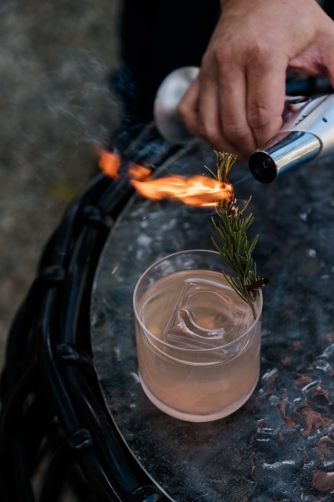 Amuse Eatery & Cocktails Logo