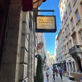 Carmelo - Sign outside - Italian Near Me - Lyon, 69