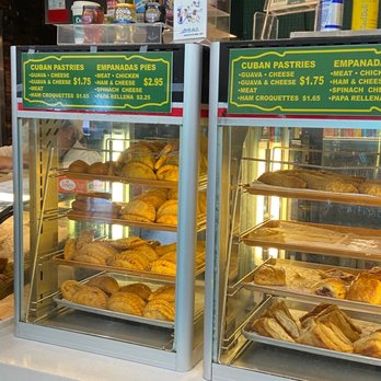 Cafe Versailles - Cafes Near Me - Miami, Florida
