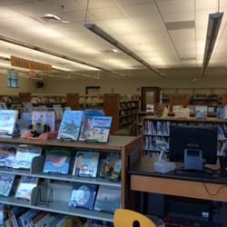 Holly Springs Public Library - Lots to read in kids area