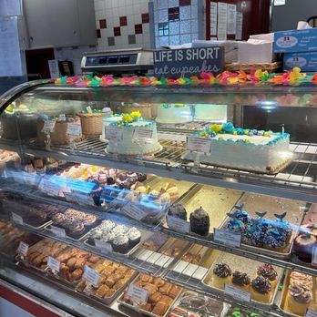 La Bon Bake Shoppes - Bakeries Near Me - Edison, New Jersey
