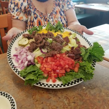 Black Bear Diner Lodi - Burger salad - American Near Me - Lodi, California