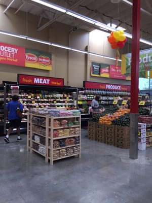 Grocery Outlet by null