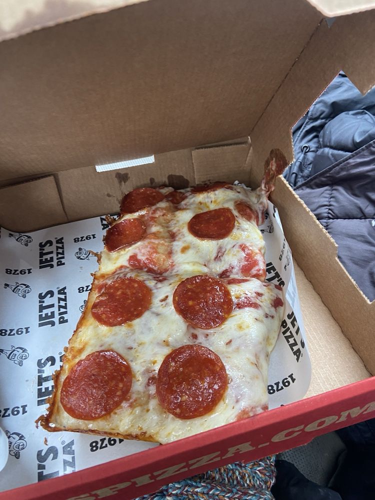 Jet's Pizza