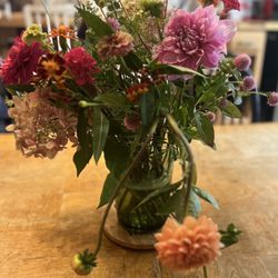 Haddonfield Farmers Market - Organically grown flowers Muth family farms