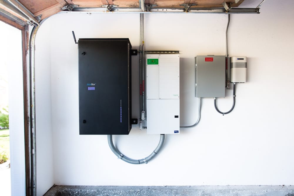 Slide of Simmitri Solar