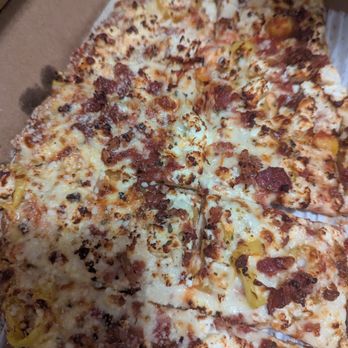 Cottage Inn Pizza - Mediterranean with bacon - Italian Near Me - Rochester, Michigan