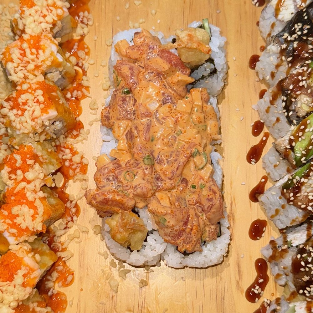 Ginza Sushi - Emperor, Ginza Special, Dragon - Sushi Bars Near Me - Honolulu, Hawaii