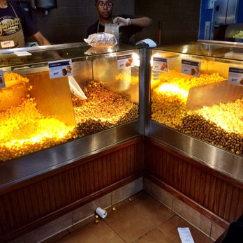 Garrett Popcorn Shops - Popcorn Selection - Popcorn Shops Near Me - Chicago, Illinois