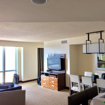Oceanaire Resort - Hotels Near Me - Virginia Beach, Virginia