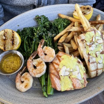 Pacific Catch - Combination plate - Seafood Near Me - San Mateo, California