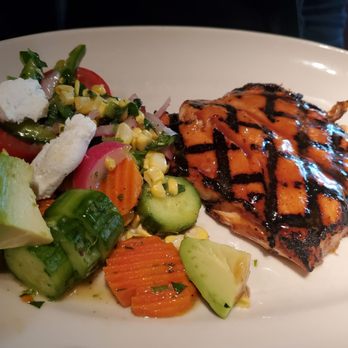 Rutherford Grill - Bbq salmon - American Near Me - Rutherford, California