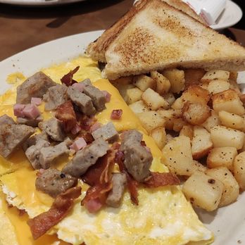 Eat'n Park - Meat lovers omelette - American Near Me - Irwin, Pennsylvania Eat'n Park - Meat lovers omelette - American Near Me - Irwin, Pennsylvania