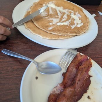 Cafe McBryde - Pancakes and bacon - Breakfast & Brunch Near Me - Richmond, California