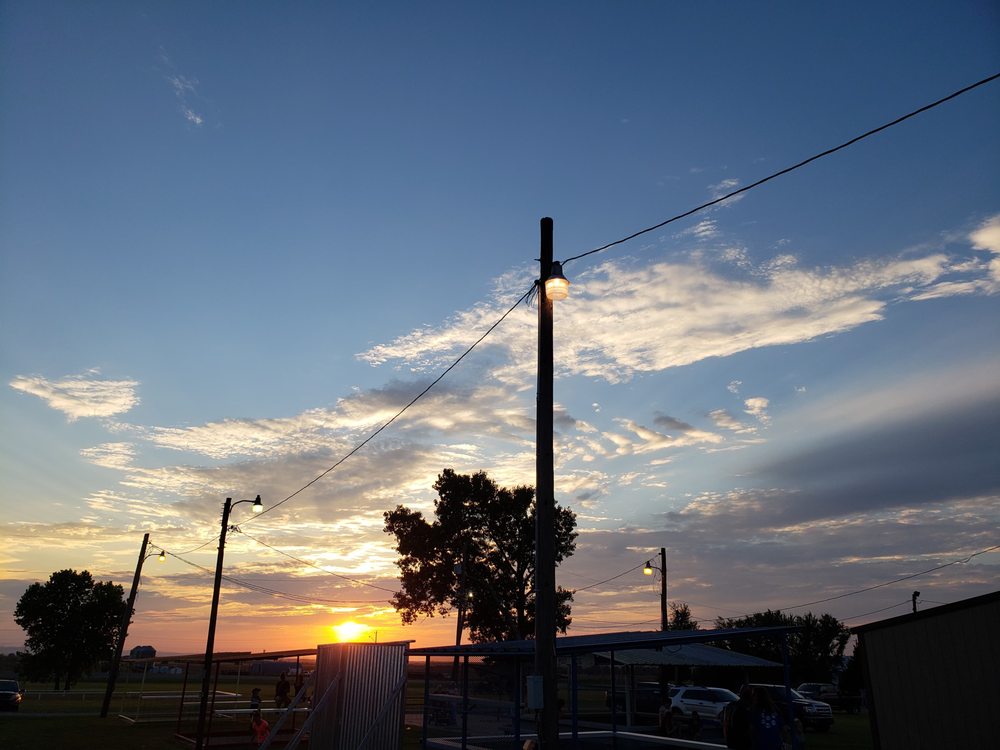 OZARK TRAIL MOTEL & RESTAURANT Updated August 2024 82 Photos 407