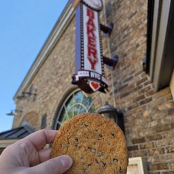 Erin McKenna's Bakery NYC - Outside