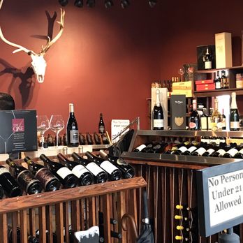 Wine Country Connection - Inside - Beer, Wine & Spirits Near Me - Yountville, California Wine Country Connection - Inside - Beer, Wine & Spirits Near Me - Yountville, California