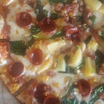 Pieology Pizzeria Southbay Pavillion Mall - Custom built pizza - Pizza Near Me - Carson, California