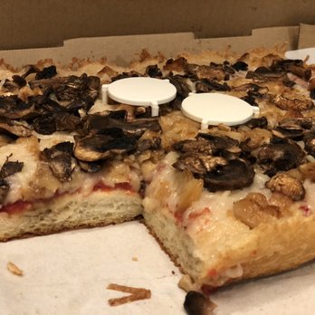 Tacoma Pie - Mushroom and roasted garlic with vegan cheese - Pizza Near Me - Tacoma, Washington Tacoma Pie - Mushroom and roasted garlic with vegan cheese - Pizza Near Me - Tacoma, Washington