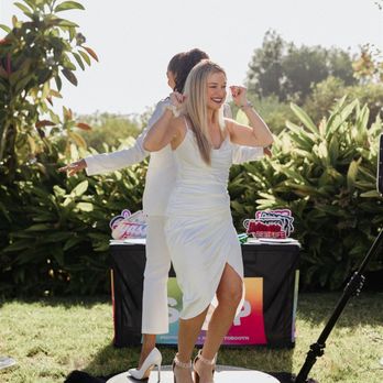 Snap Tower Booth - Photo Booth Rentals Near Me Snap Tower Booth - Photo Booth Rentals Near Me