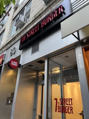 7th Street Burger Financial District by null