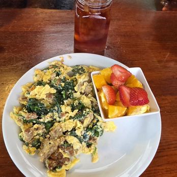 Maxine's Cafe - Breakfast & Brunch Near Me - Los Angeles, California Maxine's Cafe - Breakfast & Brunch Near Me - Los Angeles, California