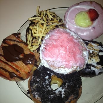 Mojo Donuts - Chocolate chipotle, chocolate covered with snicker pieces & potato sticks, strawberry margarita, s'mores, Oreo, snowball. - Donuts Near Me - Pembroke Pines, Florida Mojo Donuts - Chocolate chipotle, chocolate covered with snicker pieces & potato sticks, strawberry margarita, s'mores, Oreo, snowball. - Donuts Near Me - Pembroke Pines, Florida