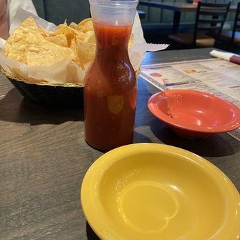 Plaza Mariachi - Chips and salsa - Mexican Near Me - Parkville, Missouri Plaza Mariachi - Chips and salsa - Mexican Near Me - Parkville, Missouri