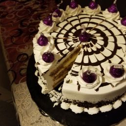 This was my wife birthday cake. Beautiful and delicious.
