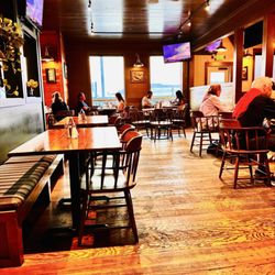 Boathouse 19