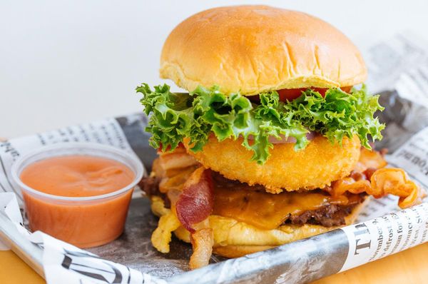 m2o Burgers & Salads by null