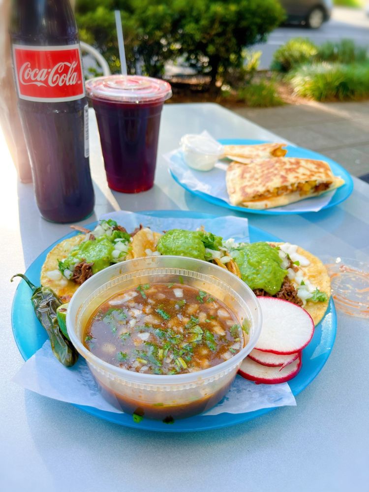 Food from Carmelo's Tacos