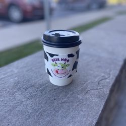 Deja Moo Creamery & Coffee - Daisy hot latte