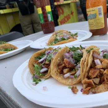 Mamacitas - Chicken tacos, topped with cilantro & red onion. - Food Trucks Near Me - Mountain View, California Mamacitas - Chicken tacos, topped with cilantro & red onion. - Food Trucks Near Me - Mountain View, California