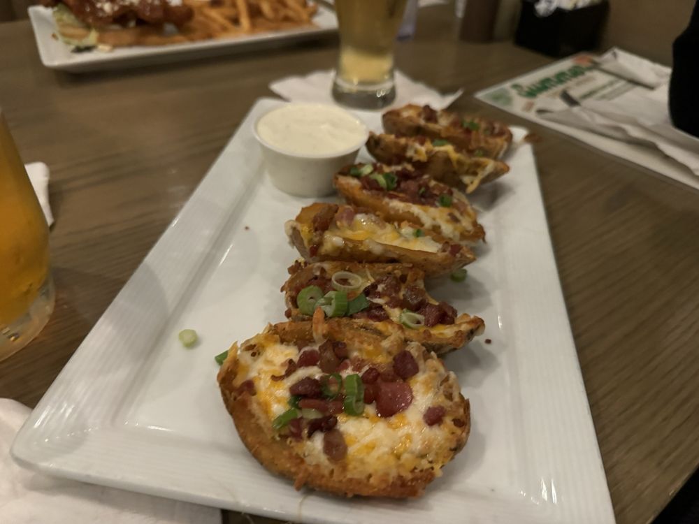 FLETCHER’S PUB Updated October 2024 35 Photos & 69 Reviews 6946 W